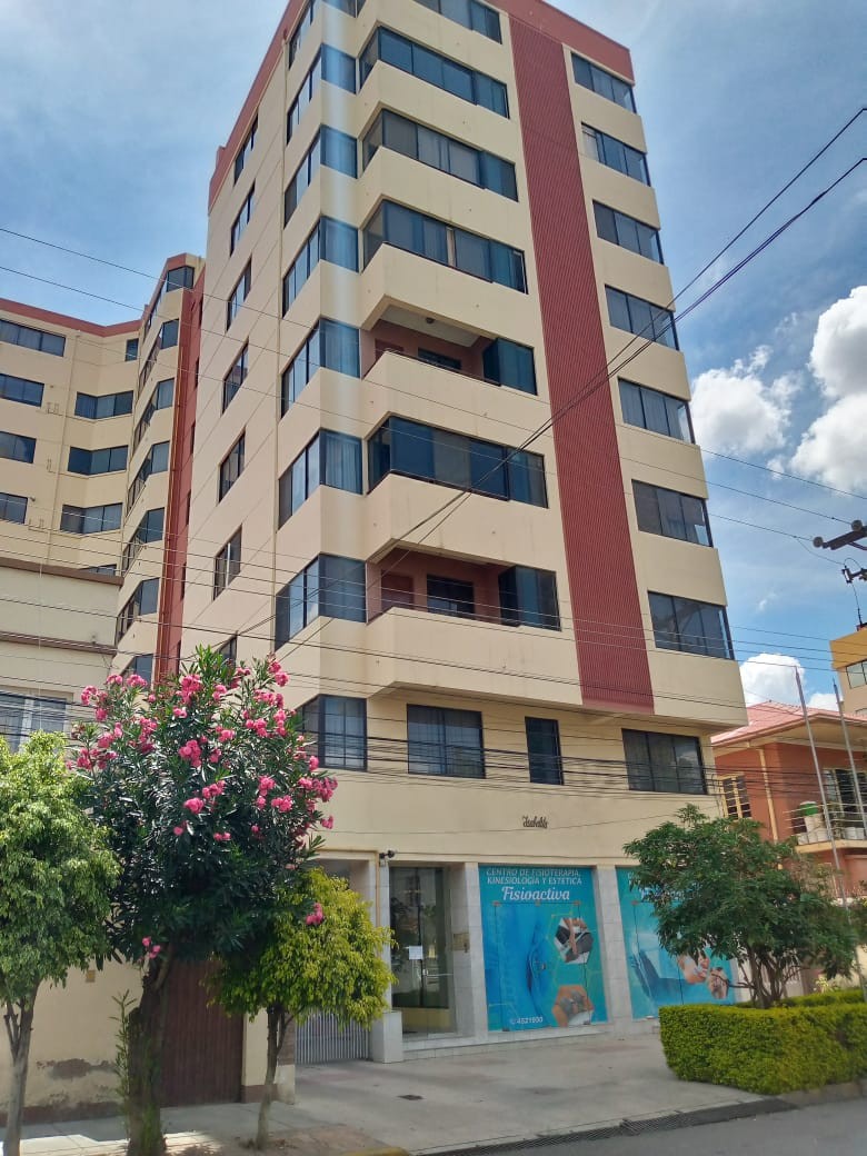 Departamento en Noroeste en Cochabamba 1 dormitorios 1 baños  Foto 1