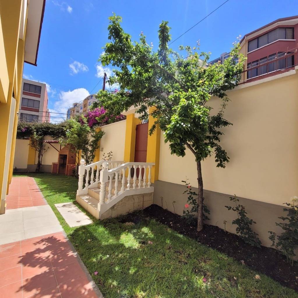 En Alquiler a Bs 15,000 Foto 6