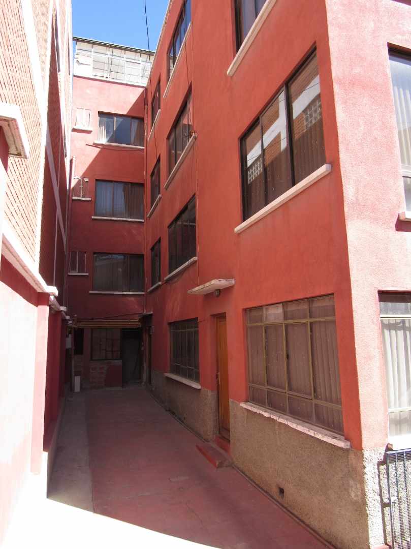 Edificio en VentaObrajes, Calle 13. Ente Av. 14 de Septiembre y Calle L N° 703 8 dormitorios 6 baños 3 parqueos Foto 30