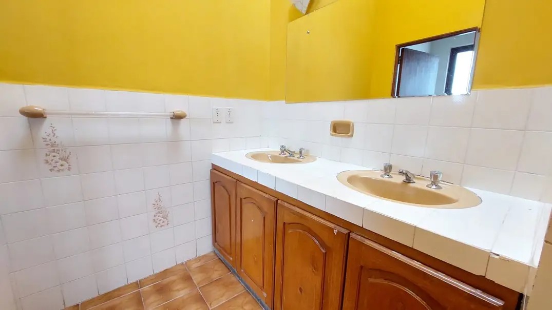 Casa en Seguencoma en La Paz 4 dormitorios 3 baños  Foto 13