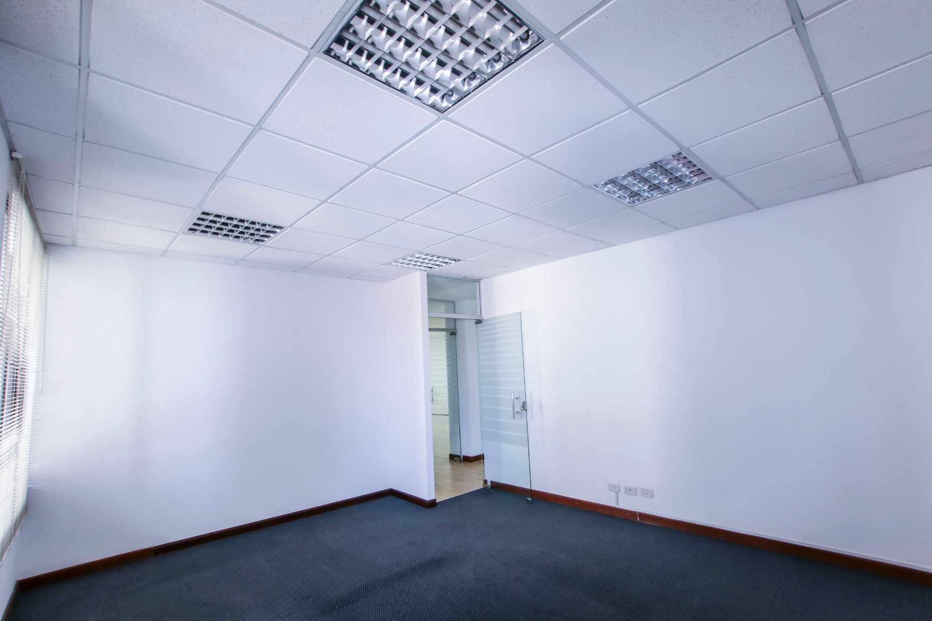 Oficina  Edificio Torre Norte, Av. América entre Villarroel - Norte Foto 10