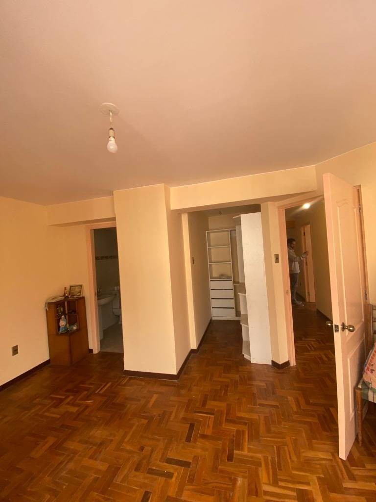 Departamento en Obrajes en La Paz 3 dormitorios 3 baños  Foto 15