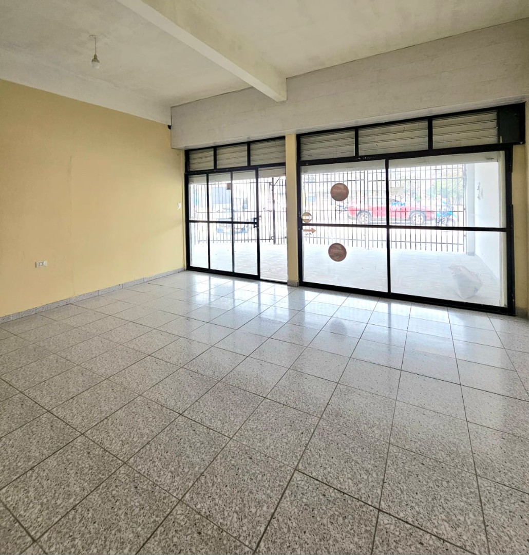 Departamento en AlquilerSobre 2do anillo,  entre Av. Paragua y Av mutualista  Foto 10