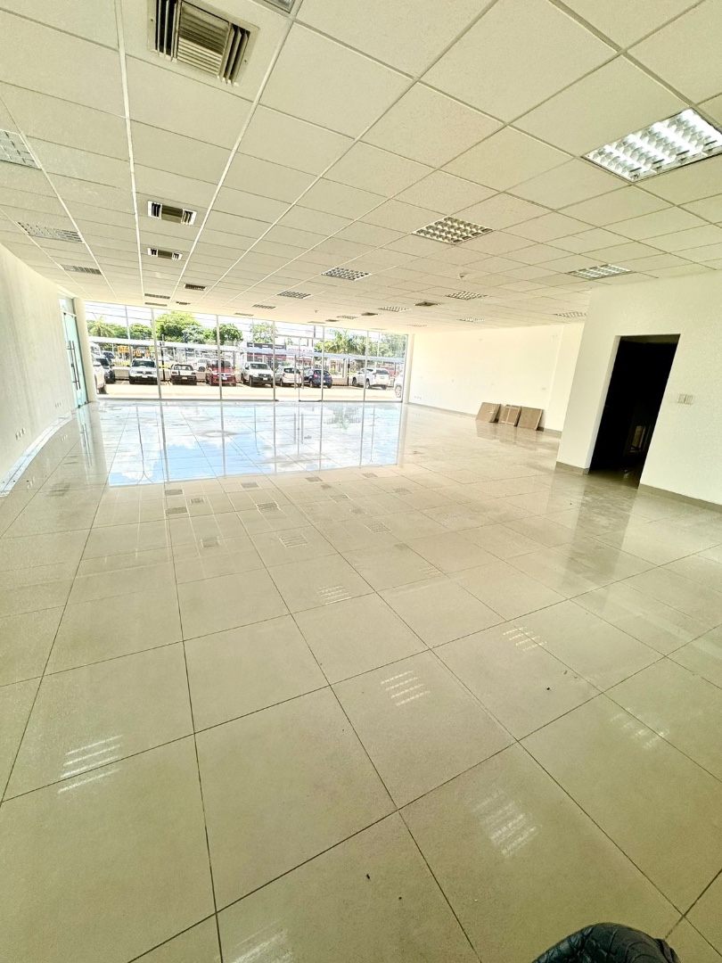 Local comercial en AlquilerAV. BANZER 8vo. anillo.  2 baños  Foto 9