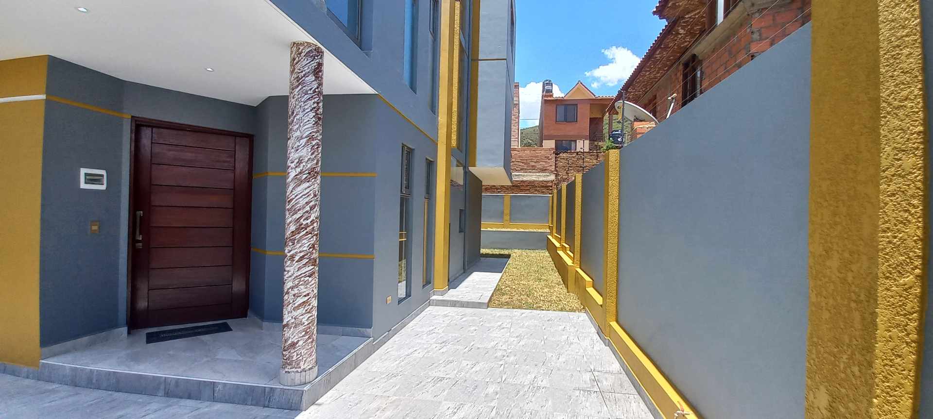 Casa en VentaInmediaciones Campo Ferial y Country Club, OTB Exaltación, en pasaje cerrado, Urbanización La Rinconada, Zona Alalay 4 dormitorios 5 baños 3 parqueos Foto 6