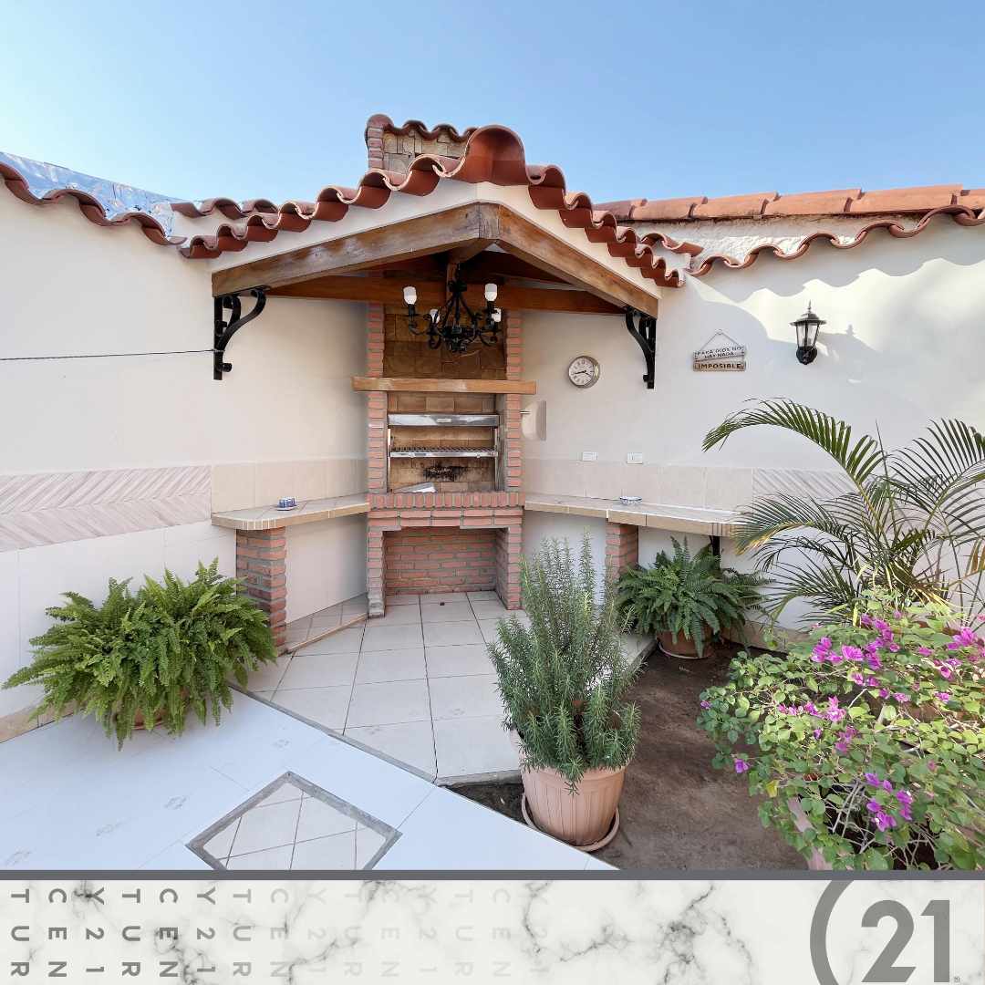 Casa en Entre 2do y 3er anillo Norte en Santa Cruz de la Sierra 4 dormitorios 5 baños 2 parqueos Foto 13