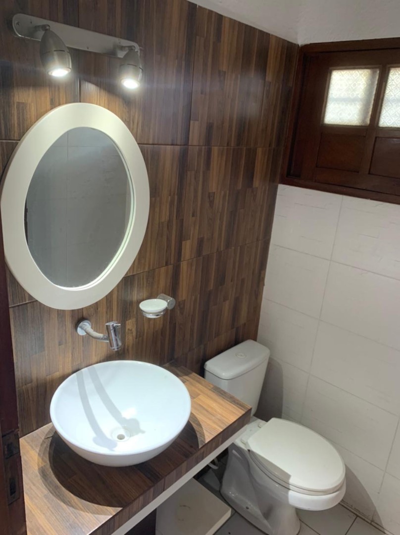 Casa en Entre 2do y 3er anillo Este en Santa Cruz de la Sierra 4 dormitorios 4 baños 3 parqueos Foto 3