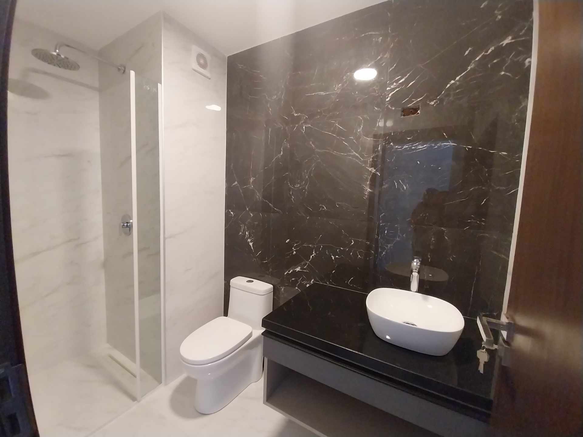 Oficina Av. Banzer entre 2dony 3er anillo Foto 3