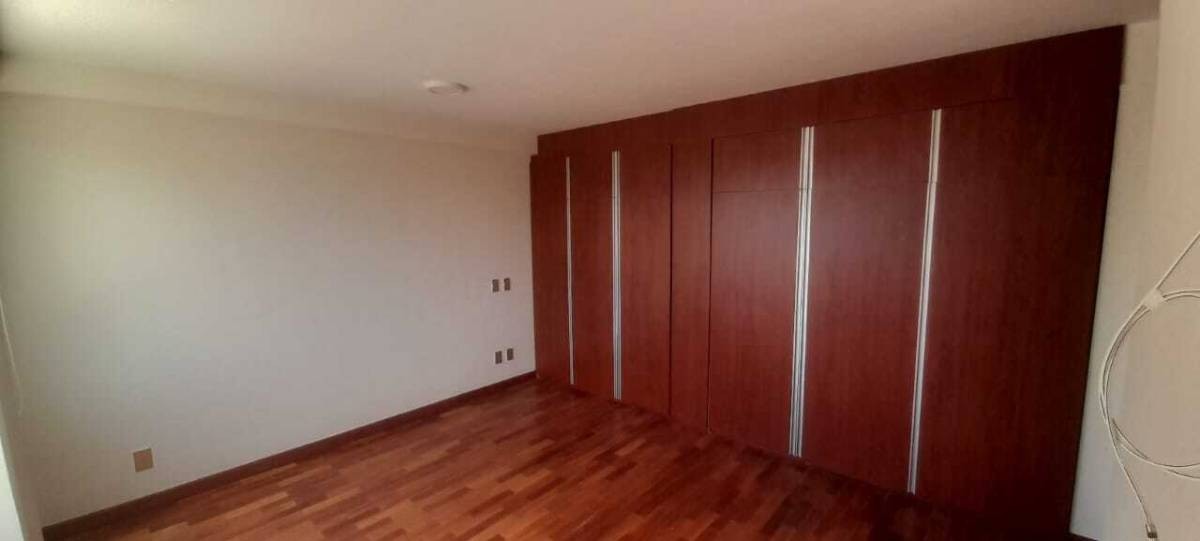 Departamento en VentaACHUMANI, CALLE 32 3 dormitorios 4 baños 1 parqueos Foto 10