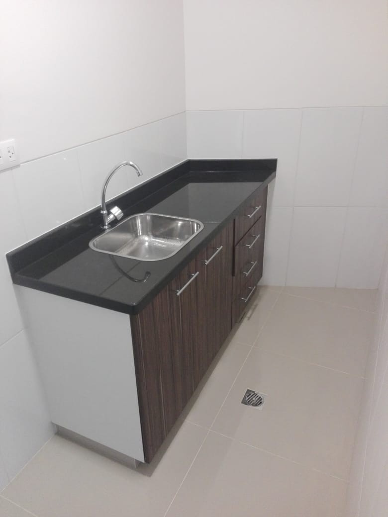 Oficina en San Jorge en La Paz 1 dormitorios 2 baños 1 parqueos Foto 3