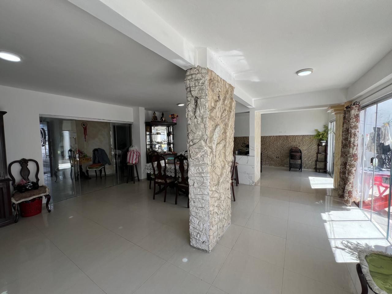 Casa en Entre 5to y 6to anillo Norte en Santa Cruz de la Sierra 4 dormitorios 4 baños 2 parqueos Foto 13