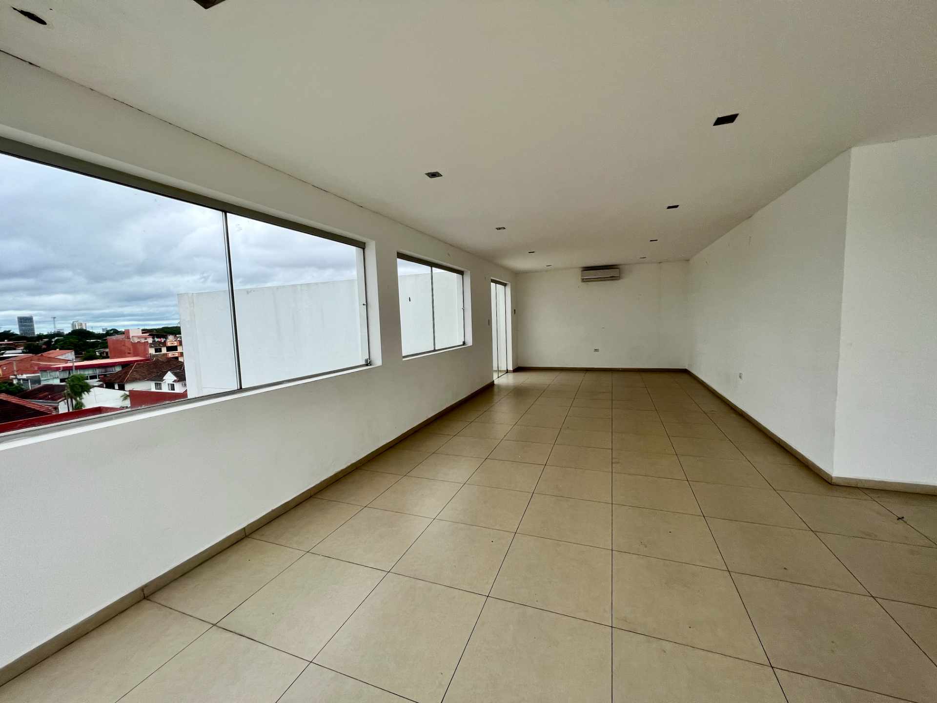 Departamento en AlquilerAv. Pirai 4° anillo 2 dormitorios 3 baños 1 parqueos Foto 8