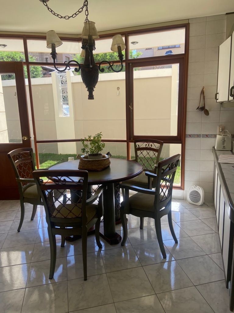 Casa en AlquilerACHUMANI CALLE 17 LINDA CASA EN ALQUILER  3 dormitorios 4 baños 1 parqueos Foto 4