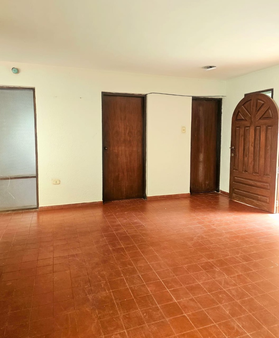 En Alquiler a Bs 8,300 Foto 16