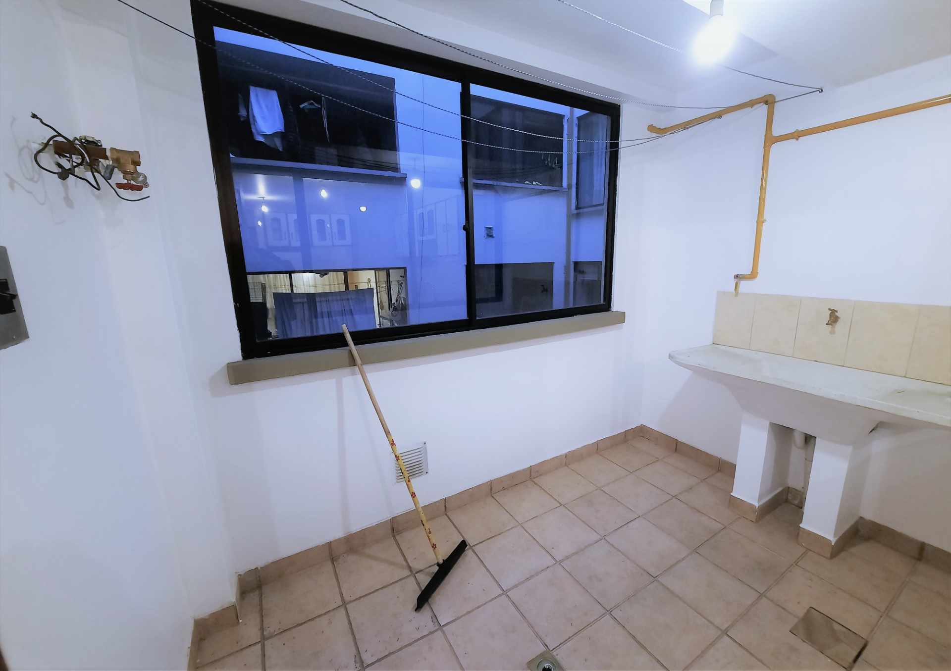 Departamento A 1 cuadra Plaza Humboldt Calacoto Foto 21