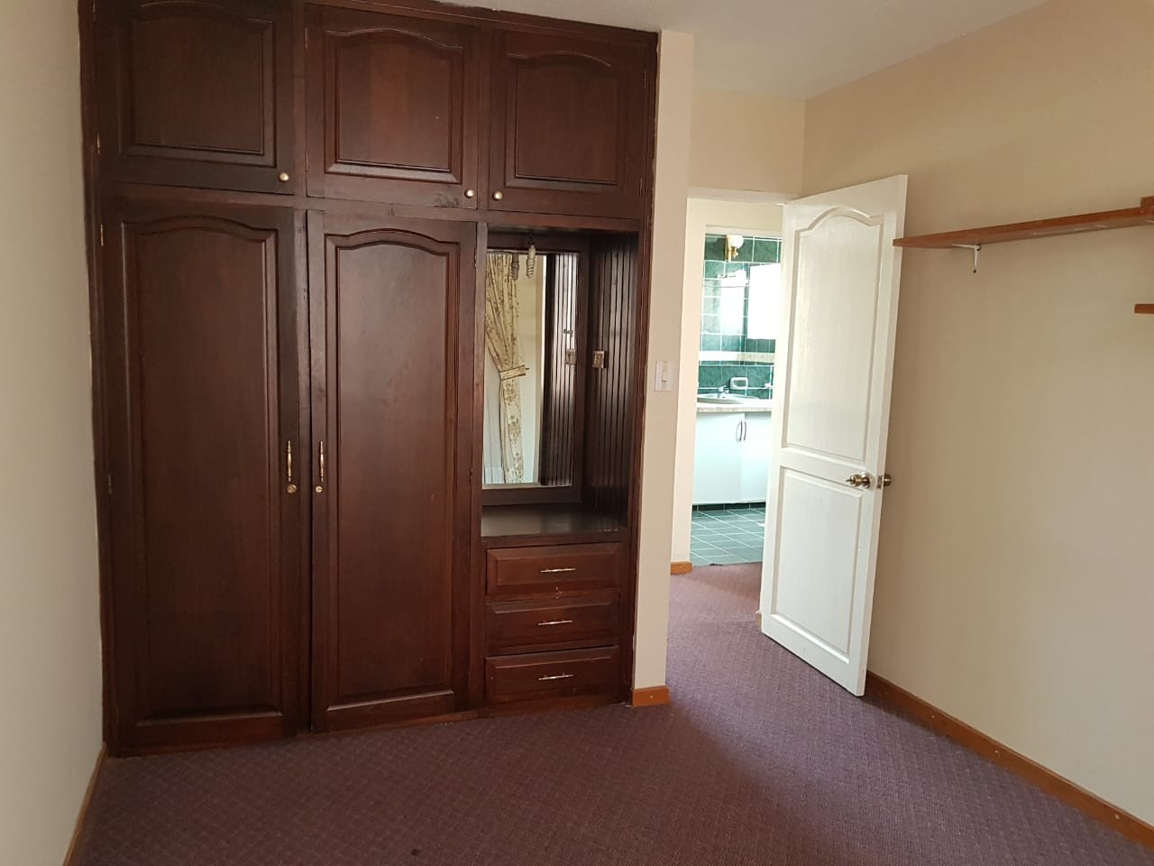 Casa Avenida Atahuallpa frente al segundo tanque de semapa Foto 20