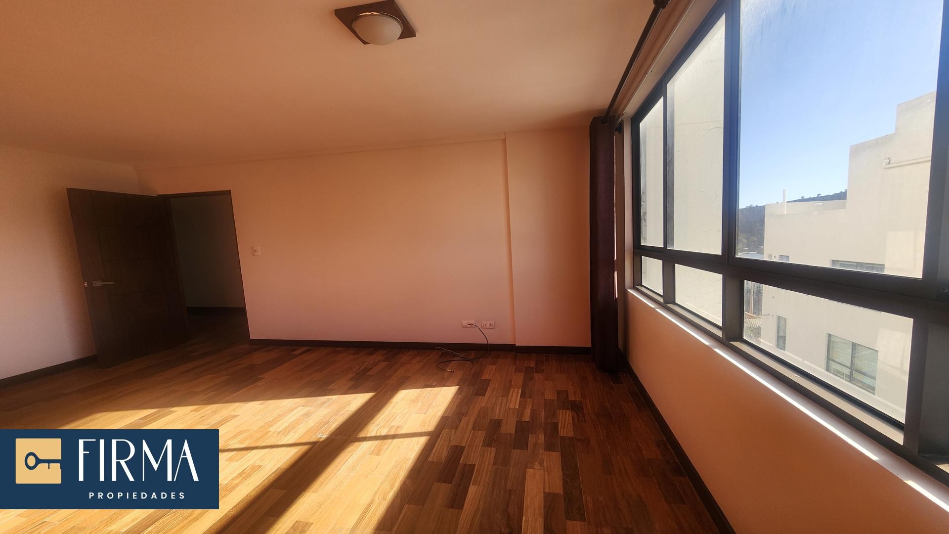 Departamento en AlquilerDEPARTAMENTO EN ALQUILER, ACHUMANI CALLE 40 3 dormitorios 4 baños 1 parqueos Foto 6