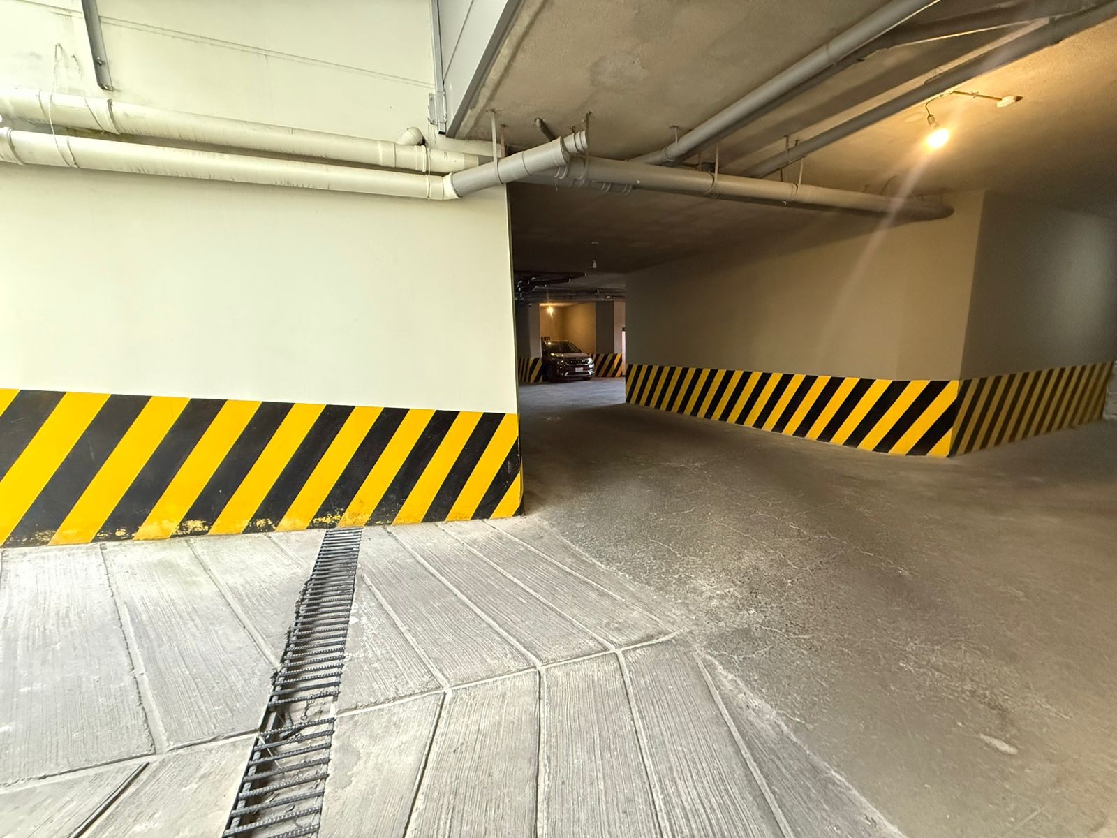 Parqueo en VentaEdificio Priscila II, AV Aniceto Arce,     Foto 2