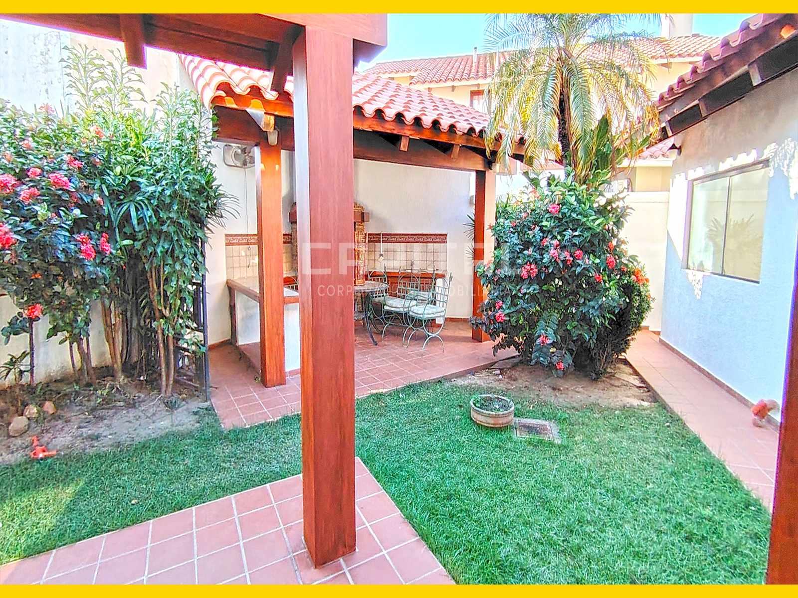Casa en Entre 4to y 5to anillo Norte en Santa Cruz de la Sierra 2 dormitorios 5 baños 3 parqueos Foto 13