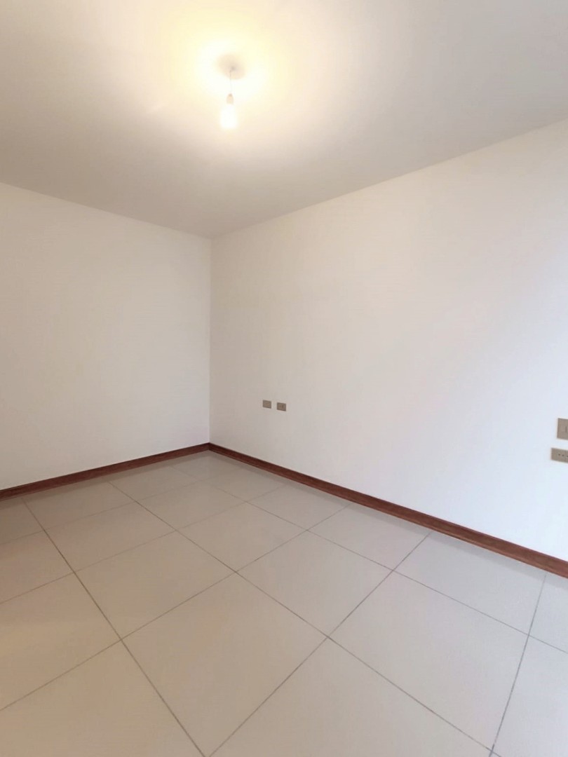 En Alquiler a $us 460 Foto 11