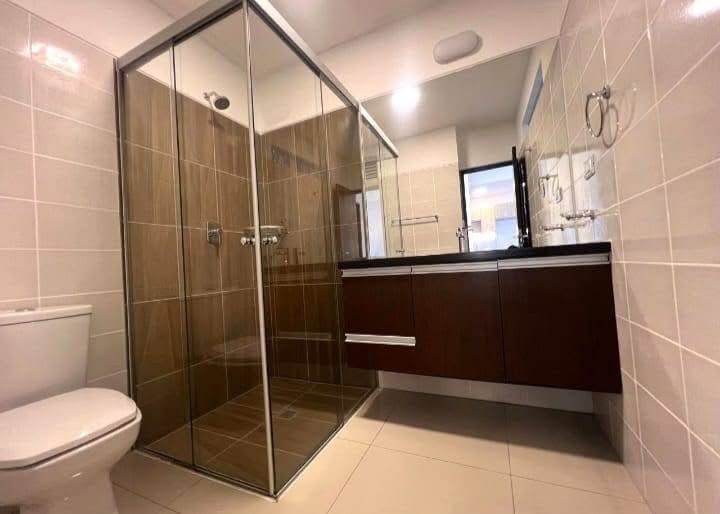 Departamento en AlquilerEntre 2do y 3er anillo, canal Isuto (A 3 minutos de EQUIPETROL) Foto 3