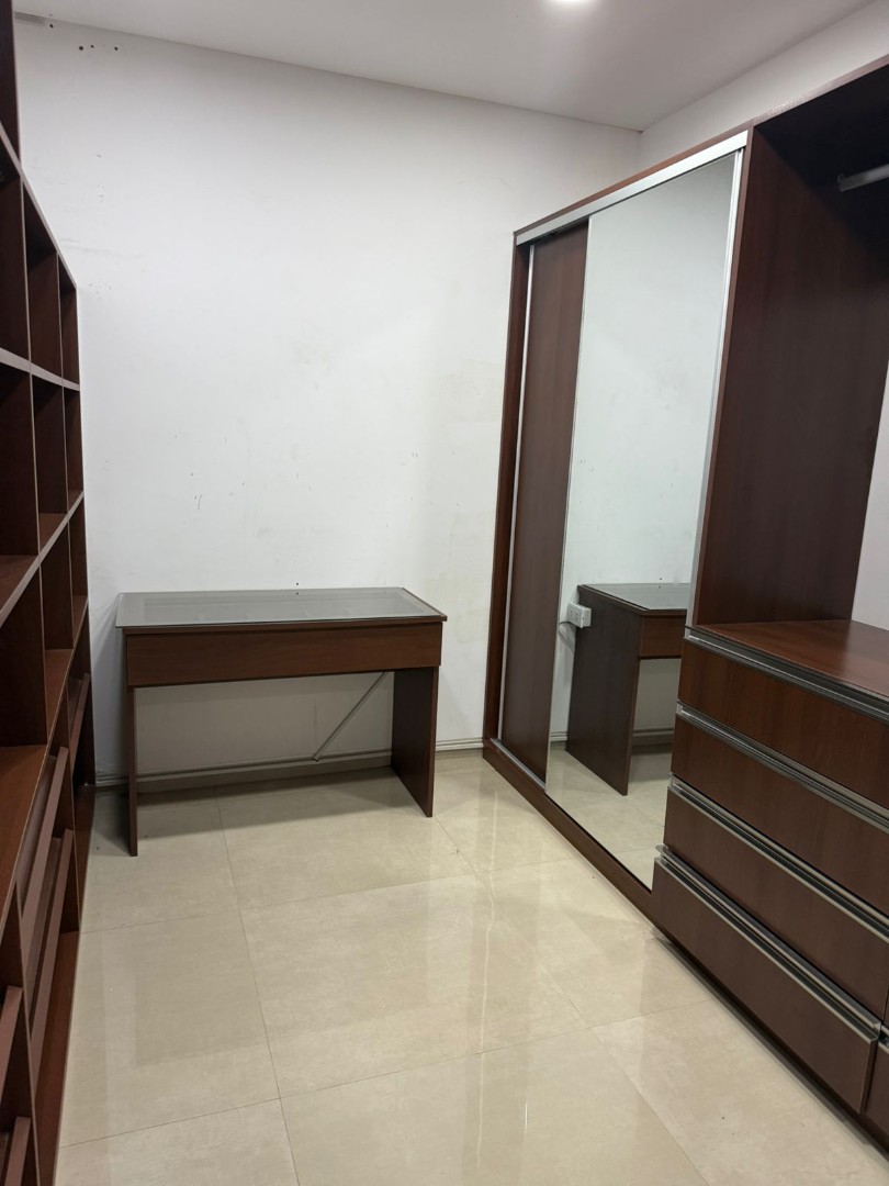 Casa en VentaZona Norte , avenida Alemana entre 7 y 8 vo anillo 4 dormitorios 4 baños 2 parqueos Foto 5