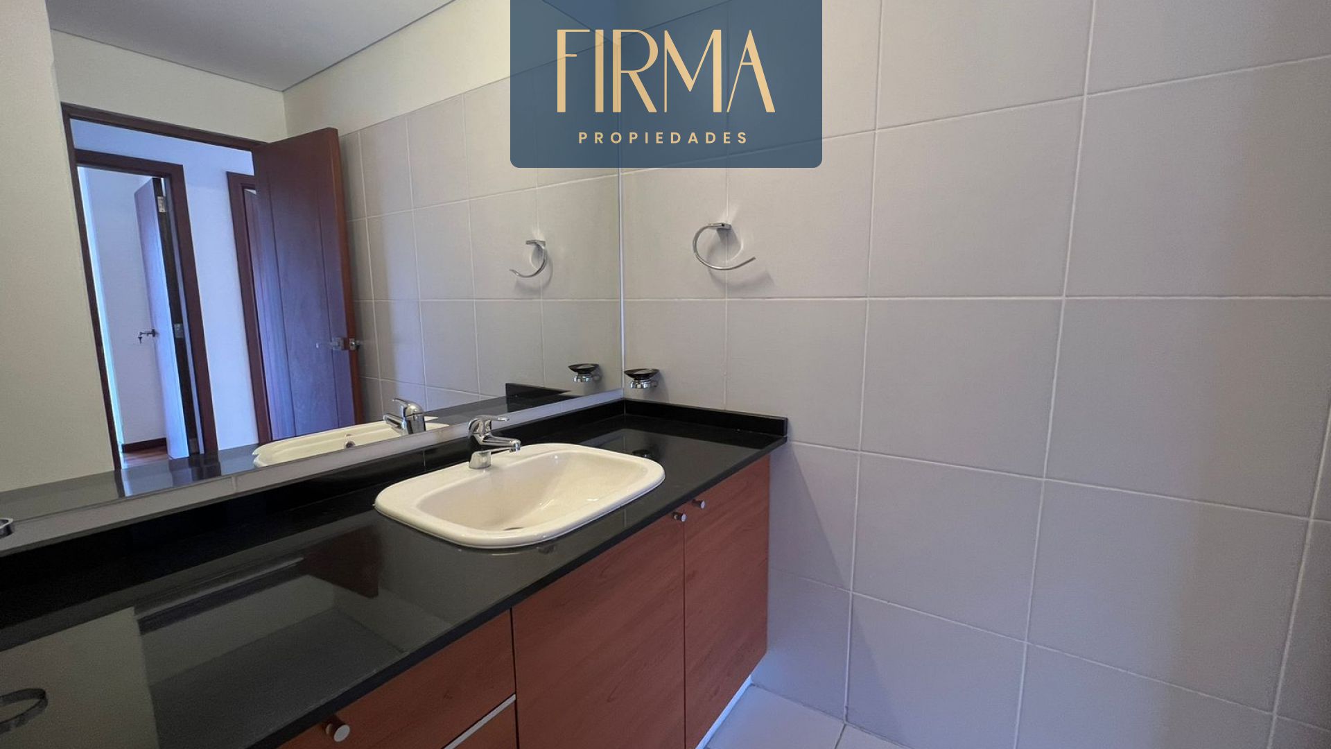 En Venta a $us 310,000 Foto 3