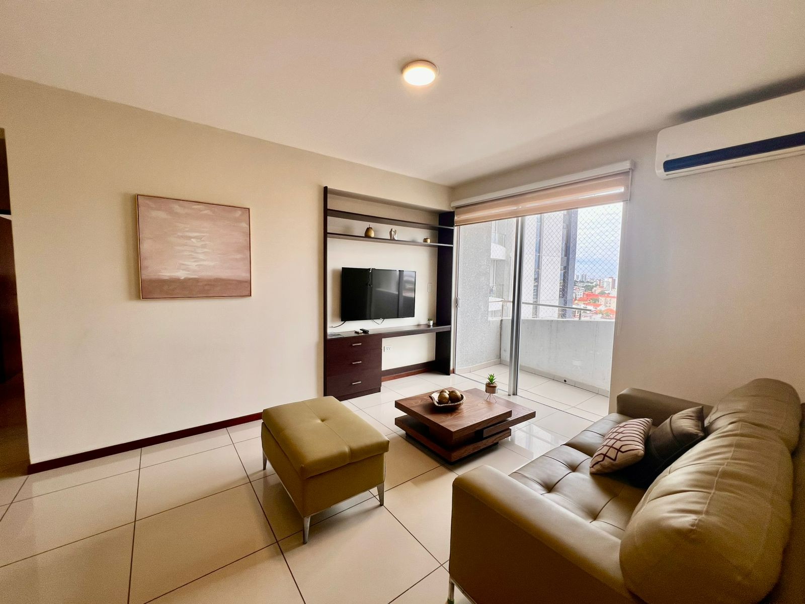 Departamento en AlquilerAv. Busch y 3er Anillo Interno Foto 4