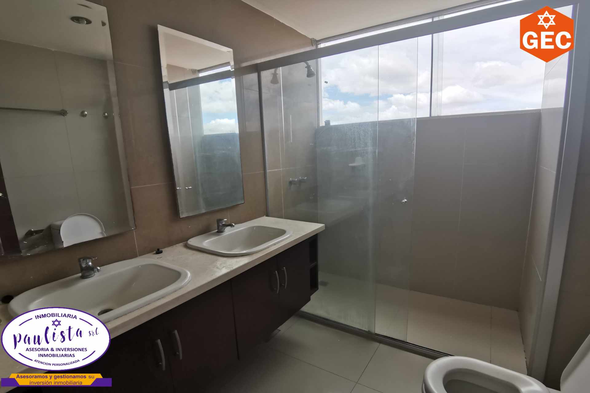 Departamento en VentaDepartamento en Venta en Condominio Torre Anteire, C/Cochabamba Zona Don Bosco  3 dormitorios 3 baños 2 parqueos Foto 16