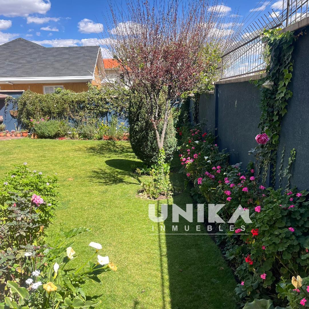 Casa en Alquiler☀️🏡 LINDA Y SOLEADA CASA EN ALQUILER EN ACHUMANI 4 dormitorios 5 baños 3 parqueos Foto 2