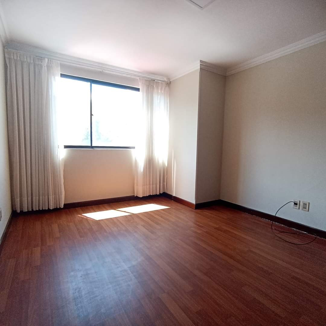 Departamento en Obrajes en La Paz 3 dormitorios 4 baños 1 parqueos Foto 12