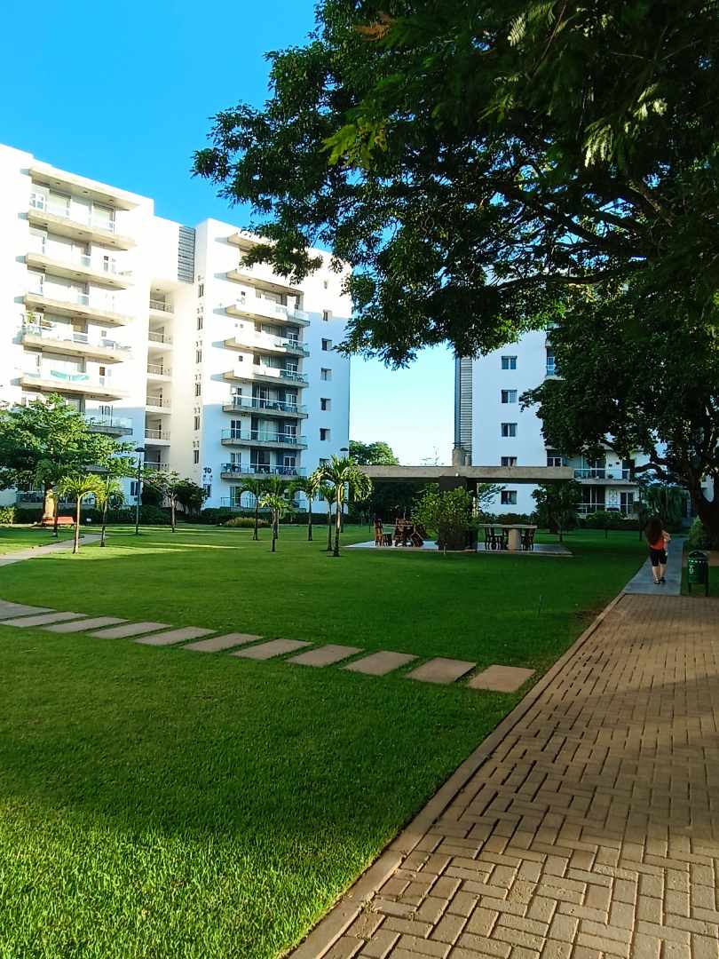 Departamento en Entre 4to y 5to anillo Oeste en Santa Cruz de la Sierra 3 dormitorios 3 baños 2 parqueos Foto 5