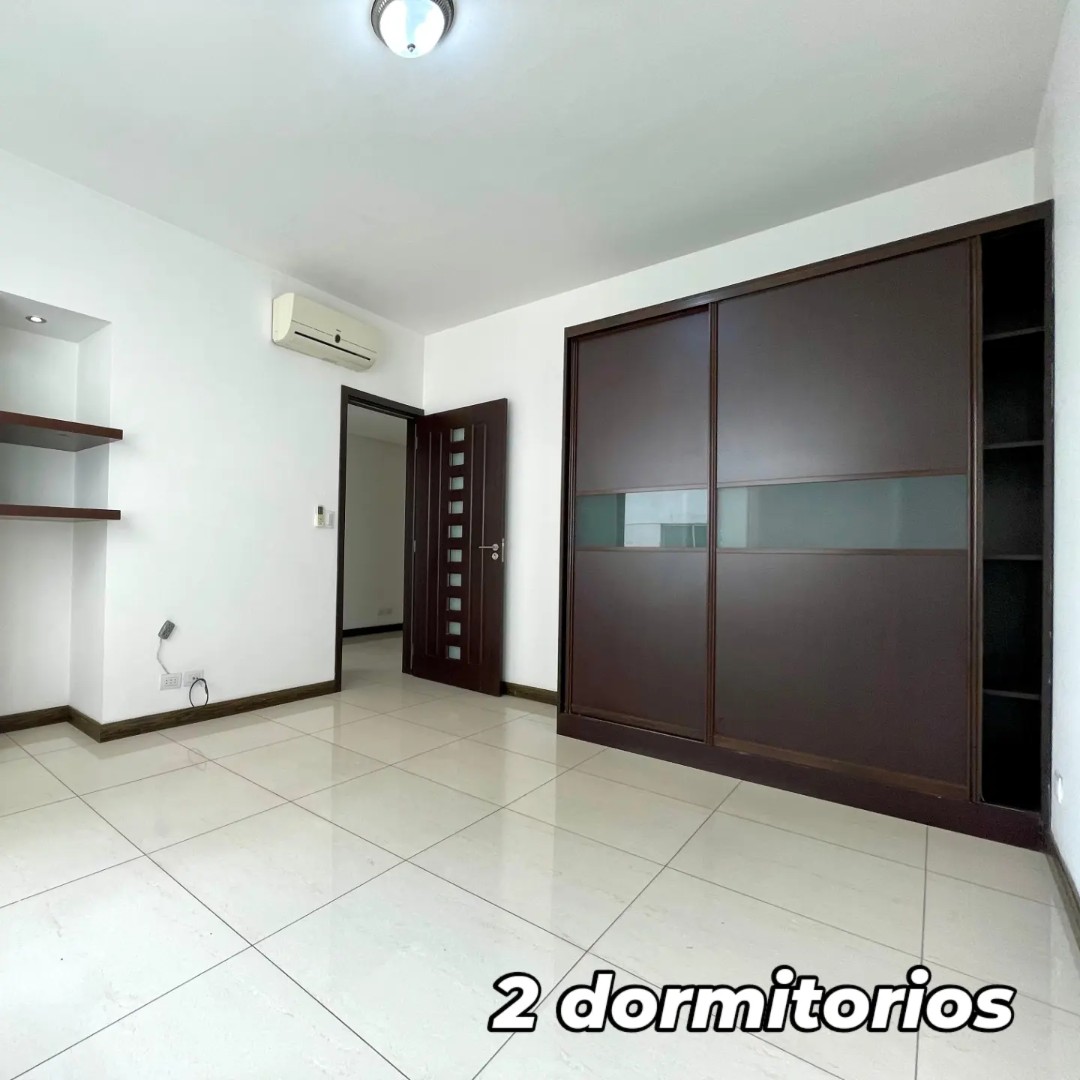 Departamento en Alquiler2°anillo esquina Av Trinidad  3 dormitorios 5 baños 1 parqueos Foto 22