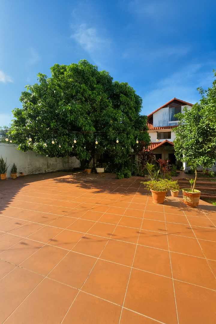 Casa en Venta⭐ CASA EN AVENIDA PRINCIPAL AV. RÍO GRANDE CON GRAN TERRENO, 5 SUITES Y GARAJE MÚLTIPLE Foto 3