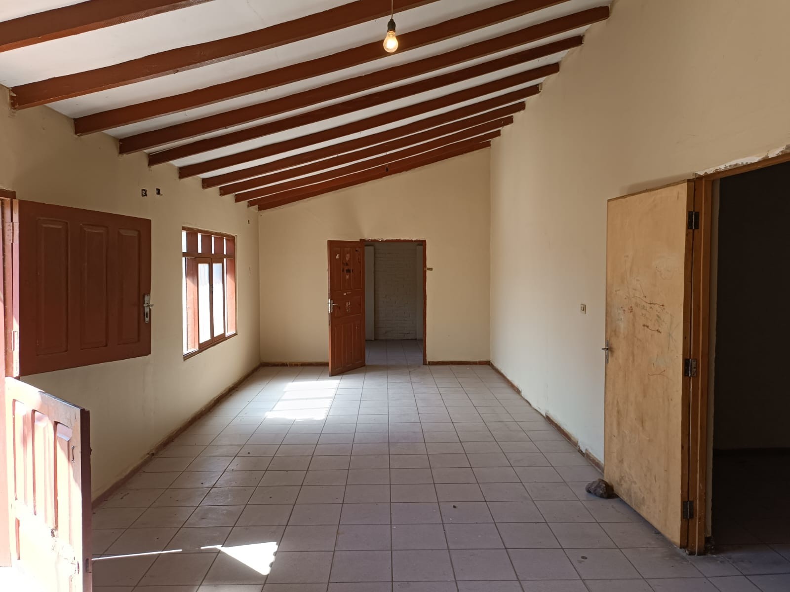 Casa en VentaEn Venta Casa Comercial a 2 Cuadras de Av. Doble Vía a Cotoca (entre 5to y 6to anillo) Foto 9