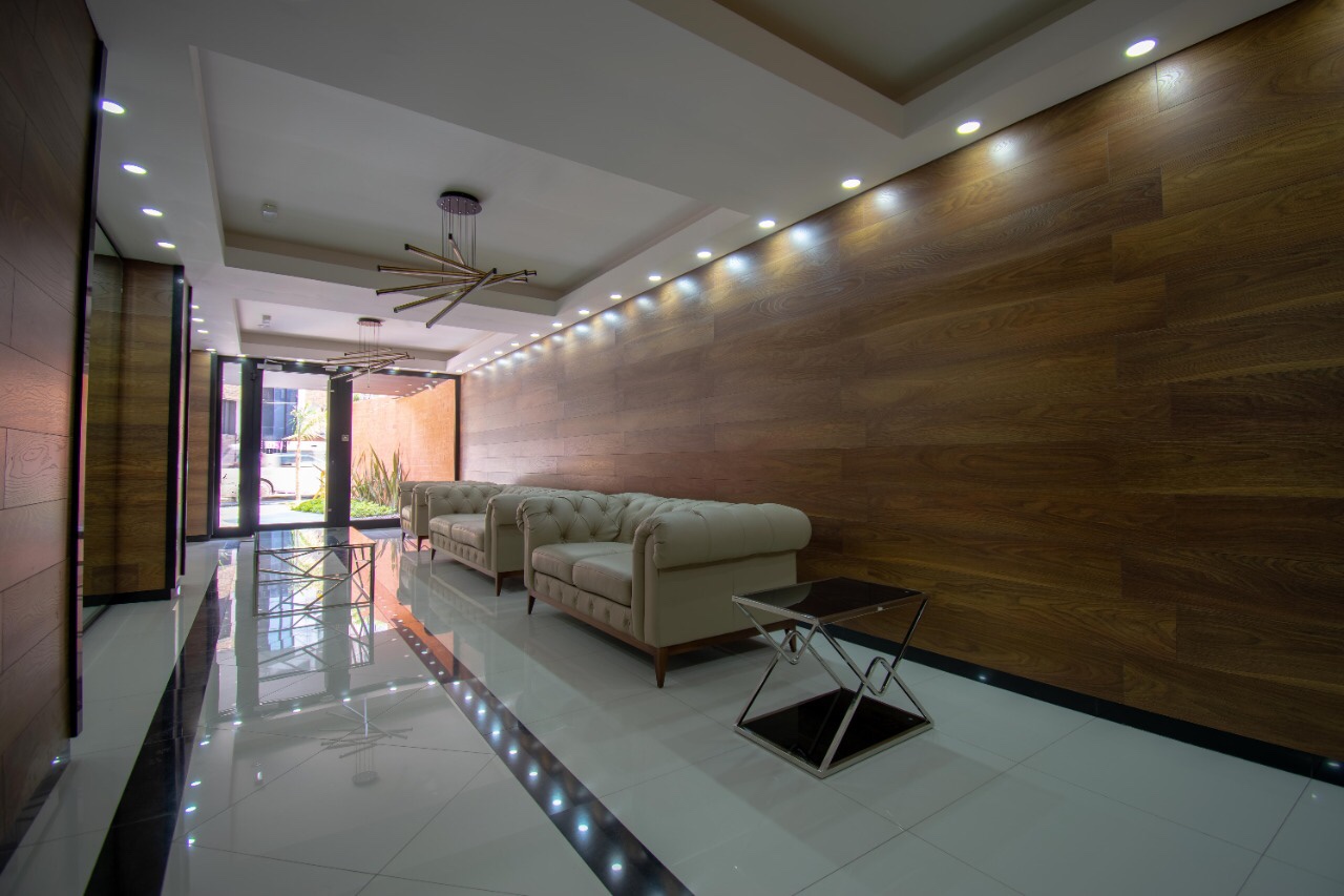 Departamento en AlquilerEN ALQUILER EQUIPETROL CALLE HERNAN ALDABA PAZ PLAZA ITALIA 2 dormitorios 3 baños 1 parqueos Foto 6