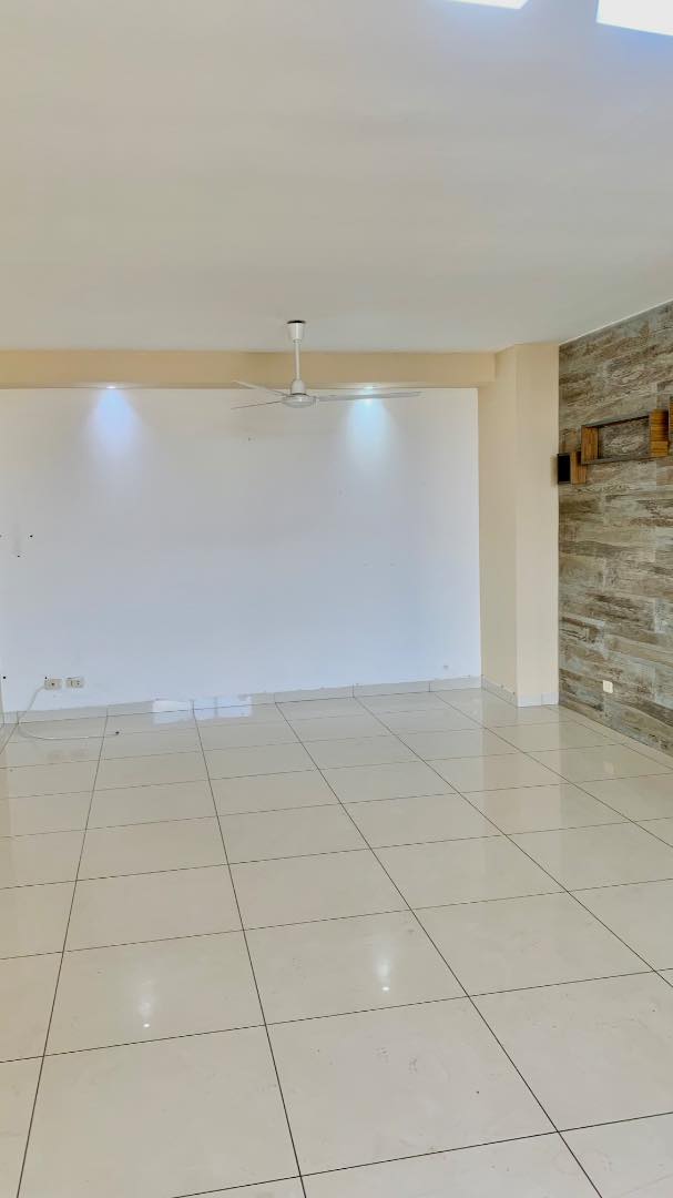 Departamento en AlquilerAV. ALEMANA entre 4to. Y 5to. anillo 4 dormitorios 3 baños 1 parqueos Foto 23