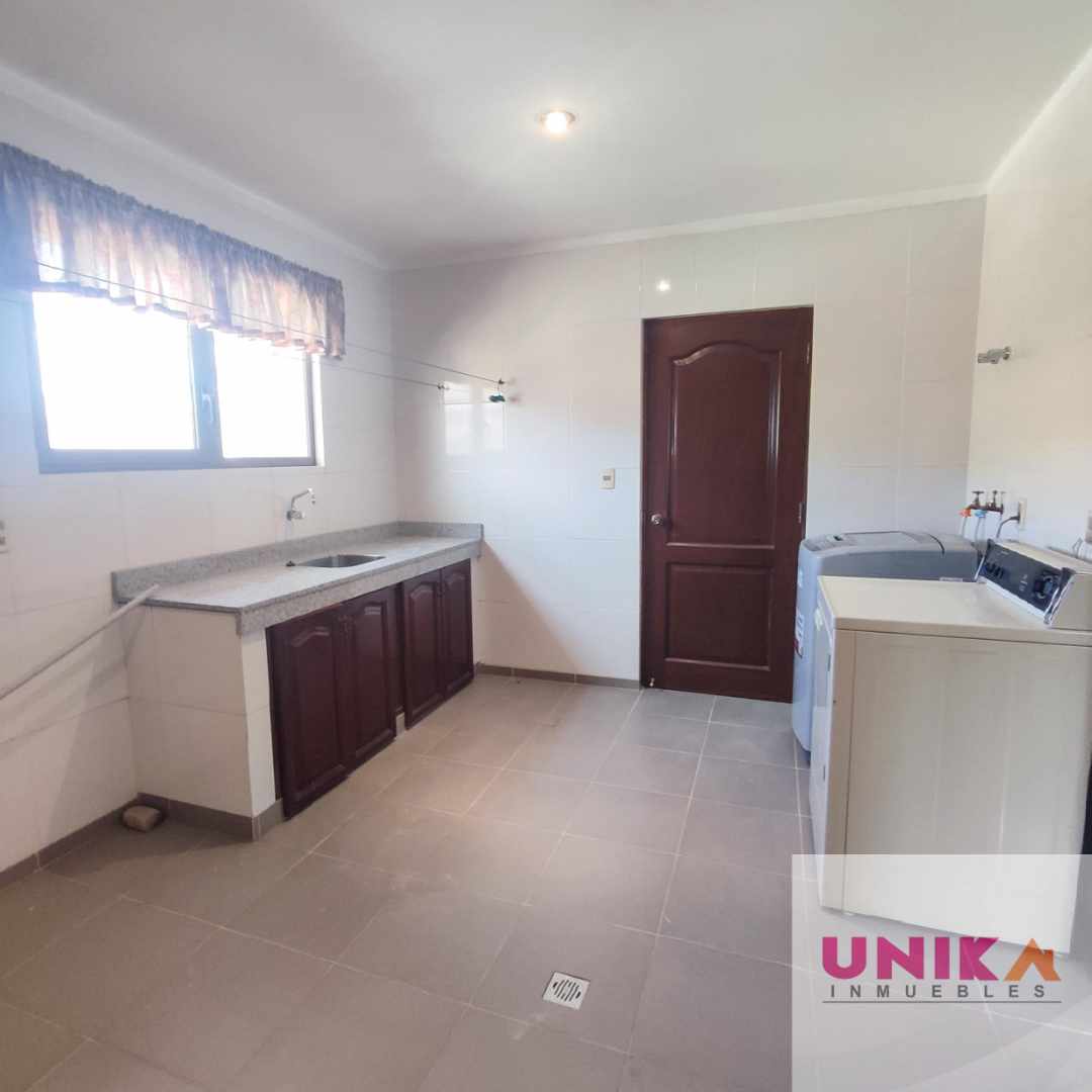 Departamento AMPLIO PENTHOUSE EN ALQUILER, CALACOTO  Foto 2