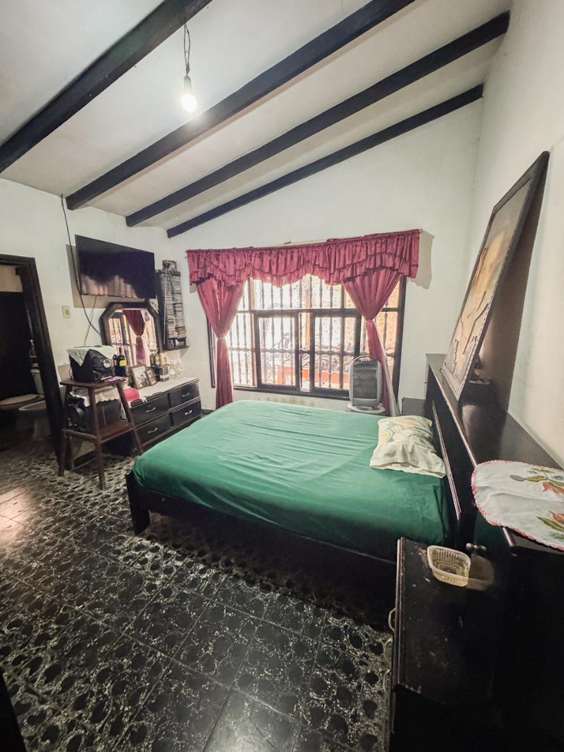 Casa en VentaZona este Avenida Brasil entre 2do y 3er anillo 5 dormitorios 3 baños 2 parqueos Foto 7