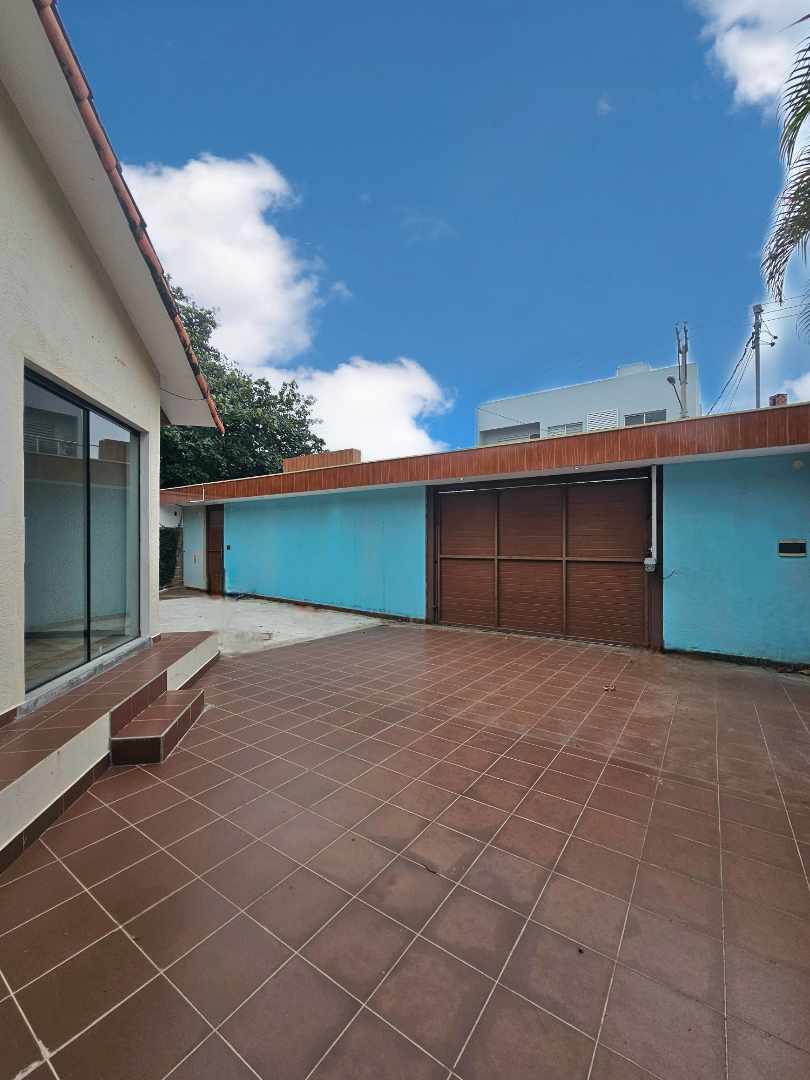 Casa en AlquilerAv. Ibérica- Barrio las LAS PALMAS  5 dormitorios 4 baños 3 parqueos Foto 12