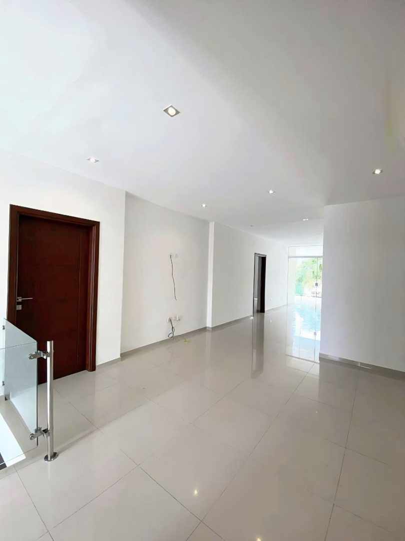 Casa en AlquilerURUBÓ 
Condominio Colinas del Urubó 
Sector 1 Foto 4