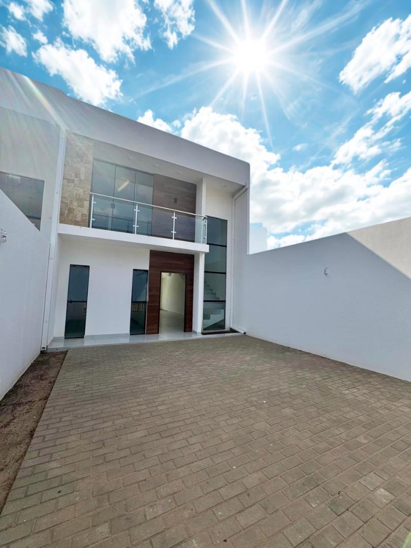 Casa en Entre 8vo y 9no anillo Norte en Santa Cruz de la Sierra 4 dormitorios 3 baños 2 parqueos Foto 1