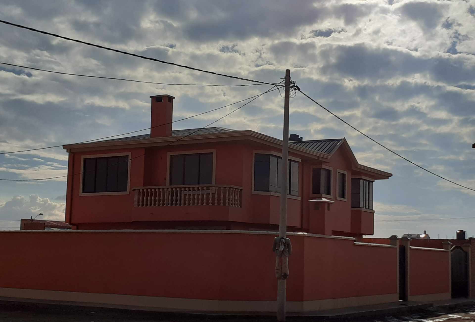 Casa en Achocalla en La Paz 4 dormitorios 4 baños 2 parqueos Foto 4