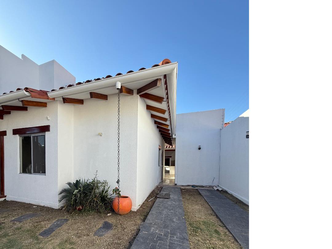 Casa A POCOS MINUTOS DEL PUENTE FOIANINI ZONA URUBO  Foto 3