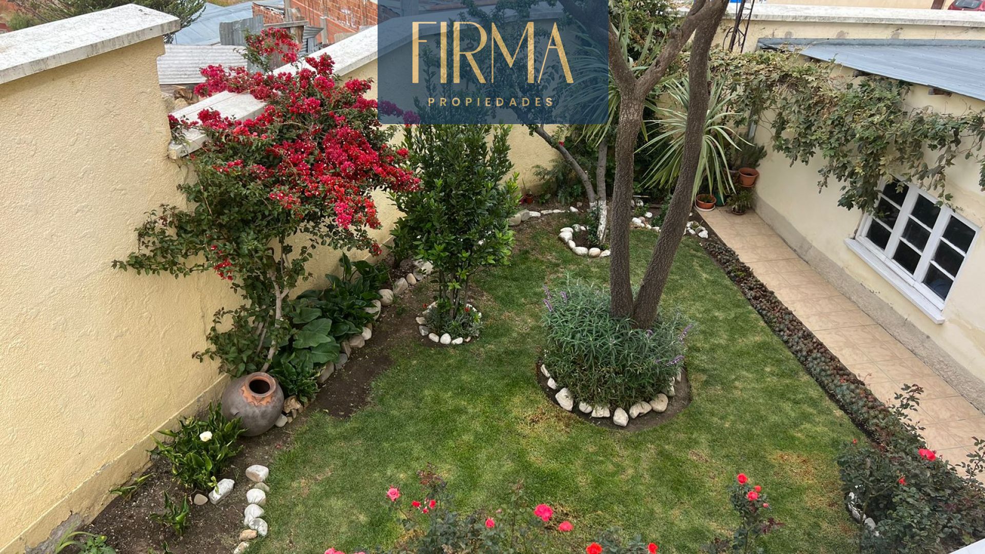 Casa en VentaCOMPRA ESTA CASA EN ALTO IRPAVI 4 dormitorios 6 baños 2 parqueos Foto 2