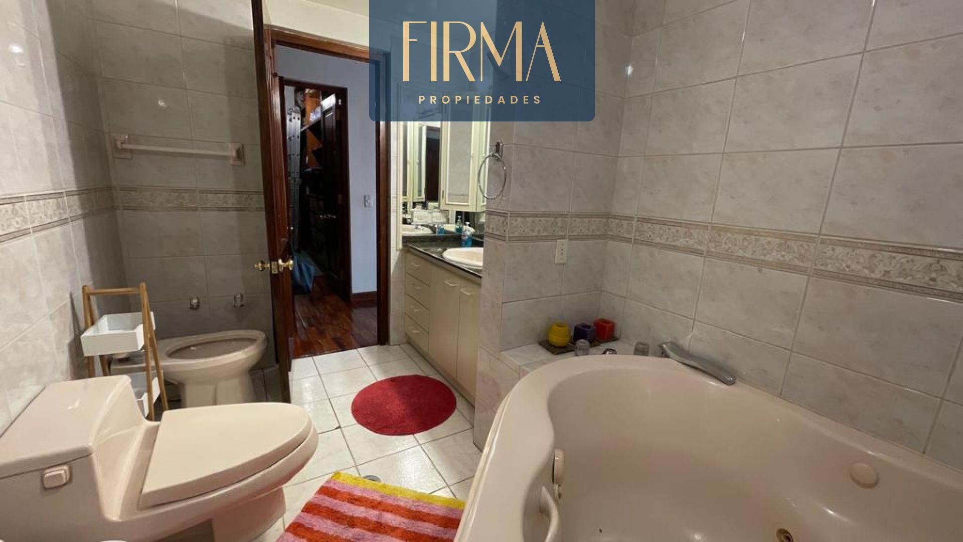 Departamento en VentaSOPOCACHI 4 dormitorios 5 baños 2 parqueos Foto 6