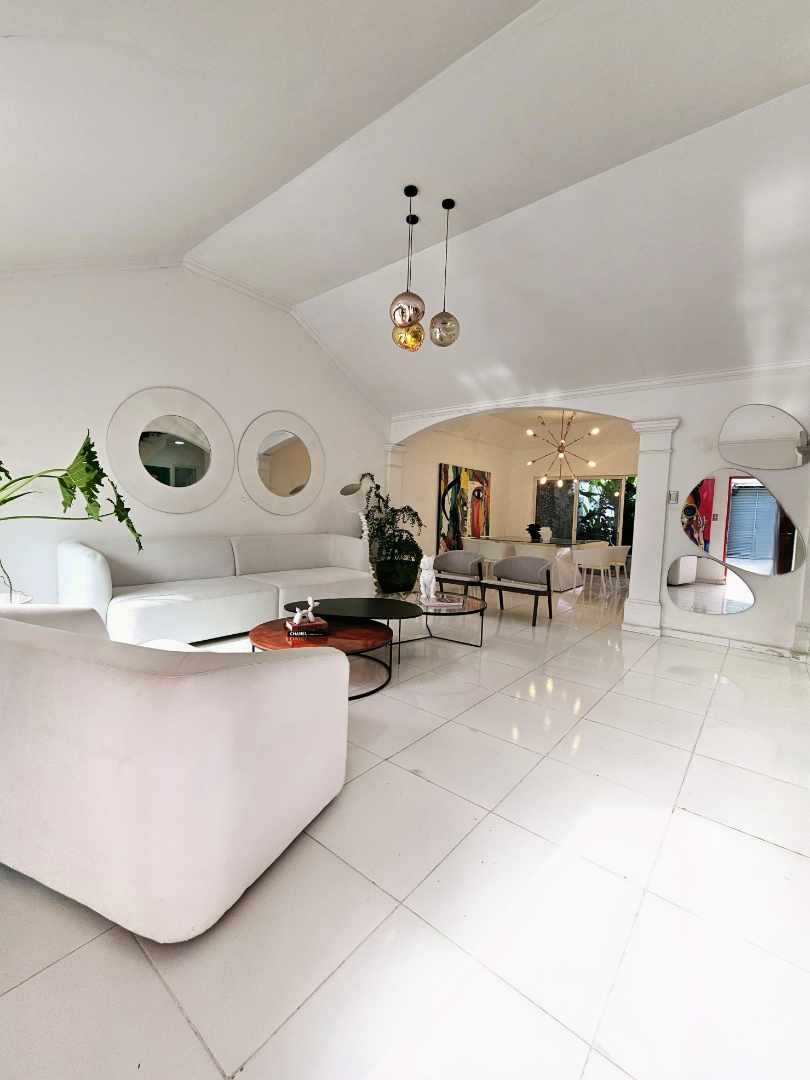 Casa en VentaZona Oeste
3er y 4to Anillo Av. PIRAÍ 
(Barrio Las Palmas) 4 dormitorios 4 baños 2 parqueos Foto 30