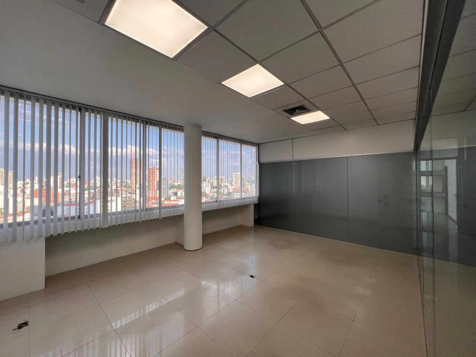 En Alquiler a $us 1,221 Foto 1