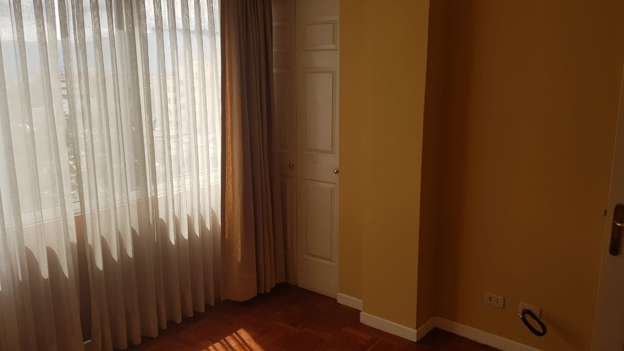 En Alquiler a $us 300 Foto 4