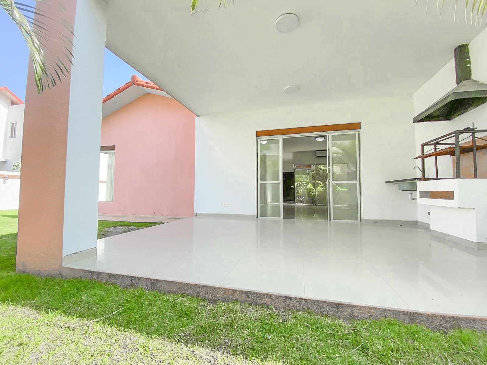 Casa en Venta<b>CASA EN VENTA EN EL URUBÓ - CONDOMINIO SANTA CRUZ DE LA COLINA</b> 4 dormitorios 4 baños 2 parqueos Foto 19